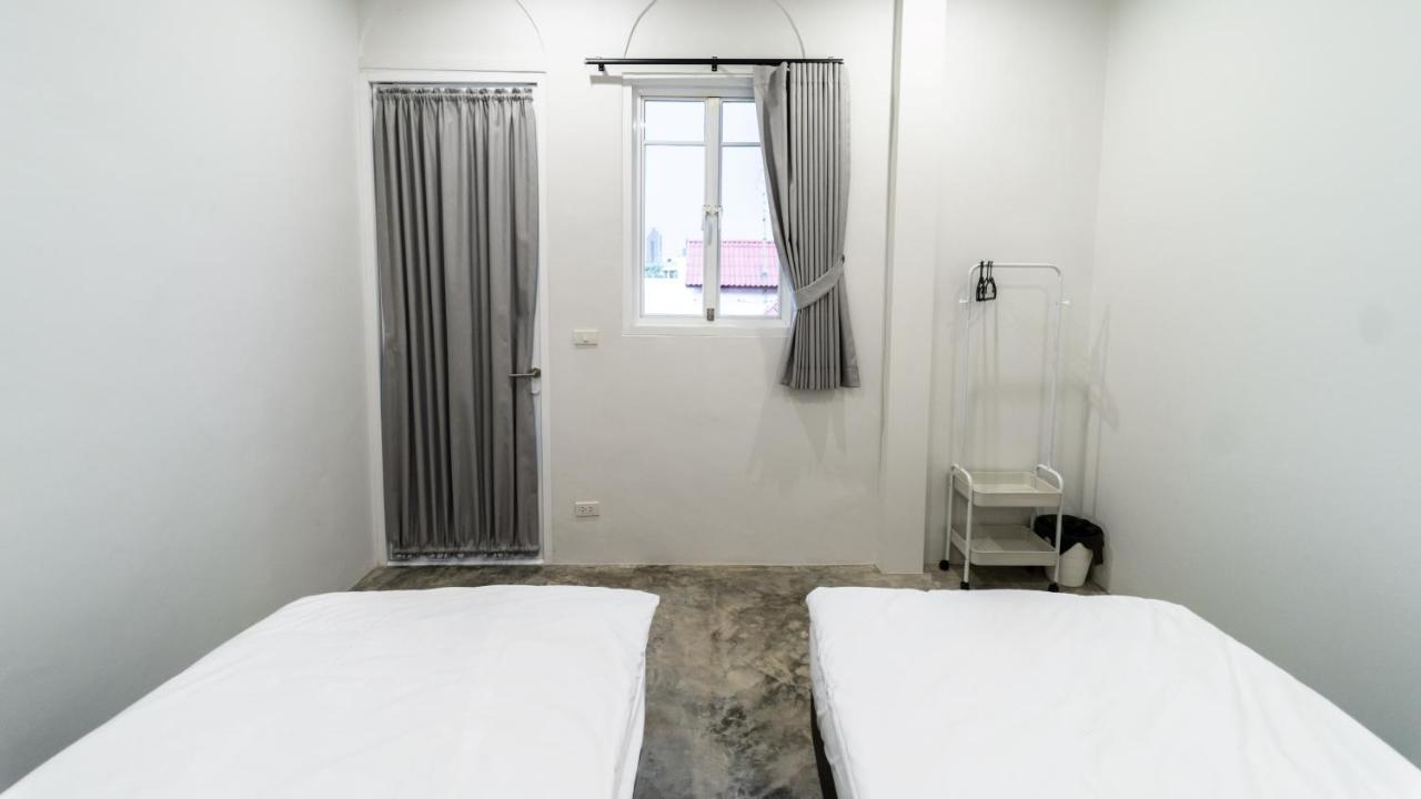 Pier 808 Hostel Bangkok Esterno foto