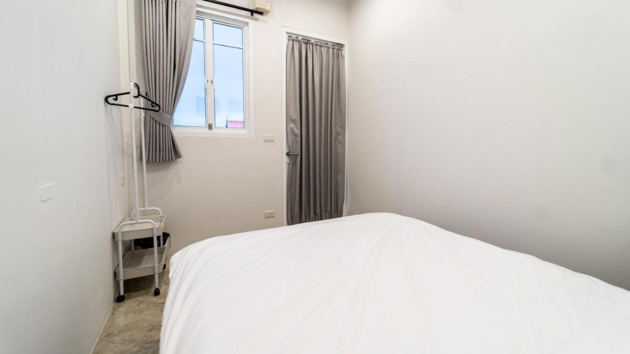 Pier 808 Hostel Bangkok Esterno foto