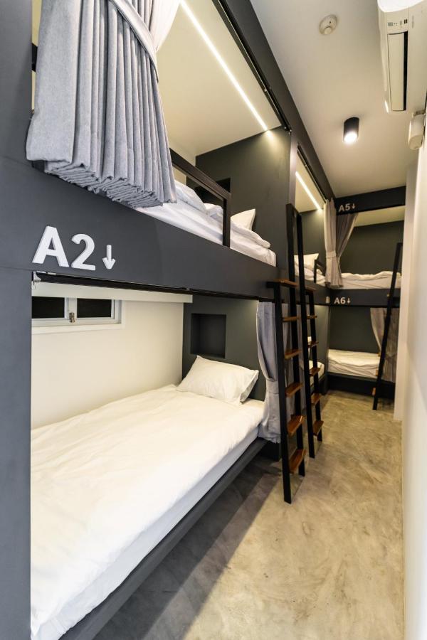Pier 808 Hostel Bangkok Esterno foto