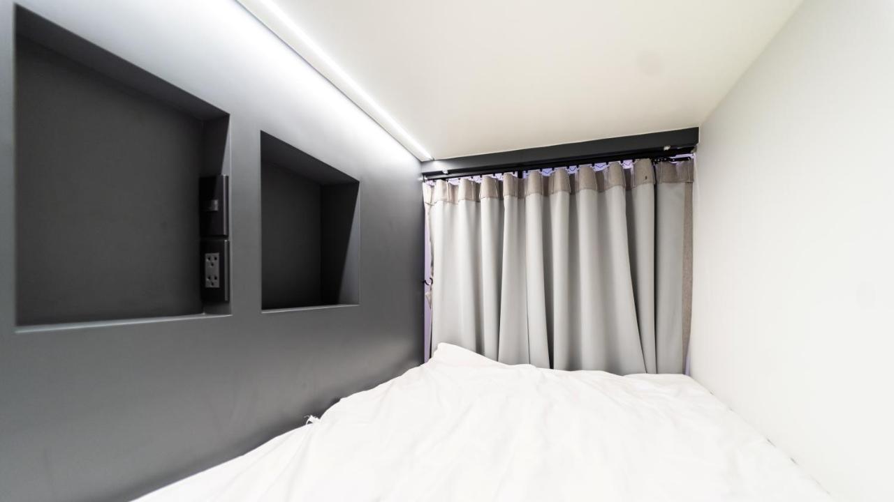 Pier 808 Hostel Bangkok Esterno foto
